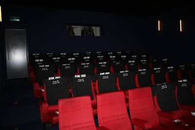 De zaal klaar voor de film